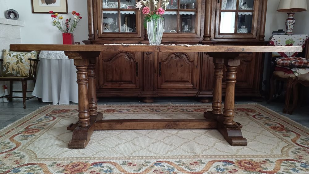 Mesa de Jantar em madeira maciça