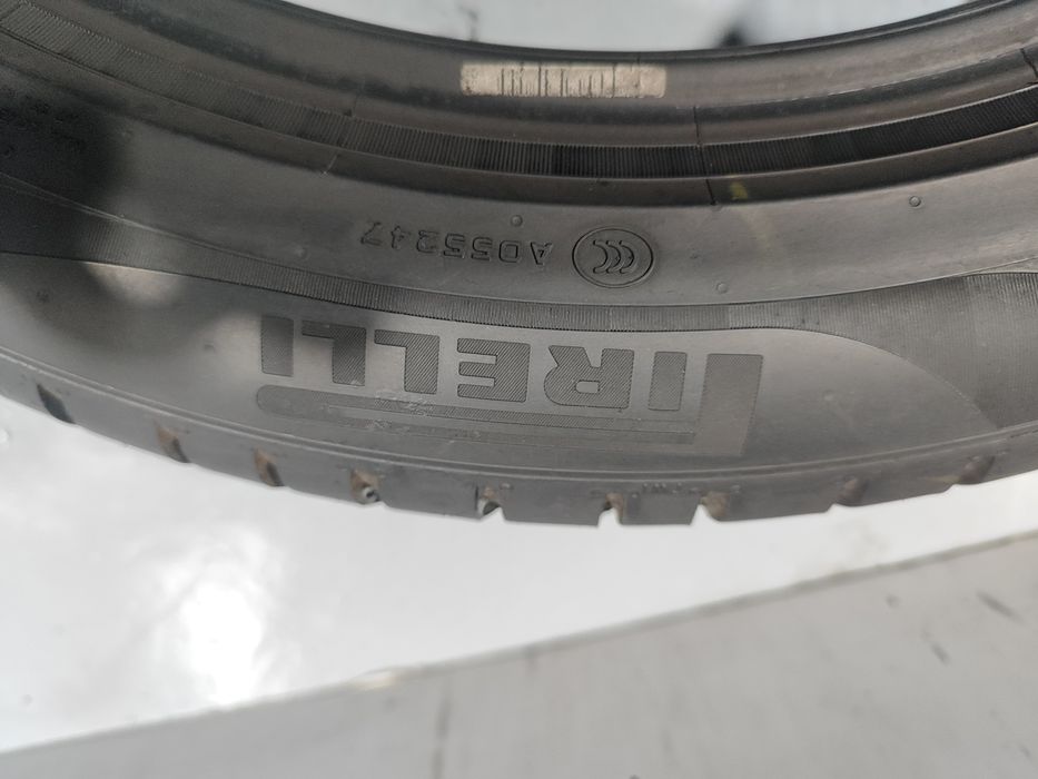 2 pneus semi novos 255-45R19 Pirelli - Oferta dos Portes r