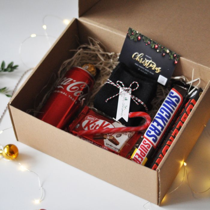 Подарунковий бокс “Sweet Man Gift” — чоловічий набір зі смаколиками