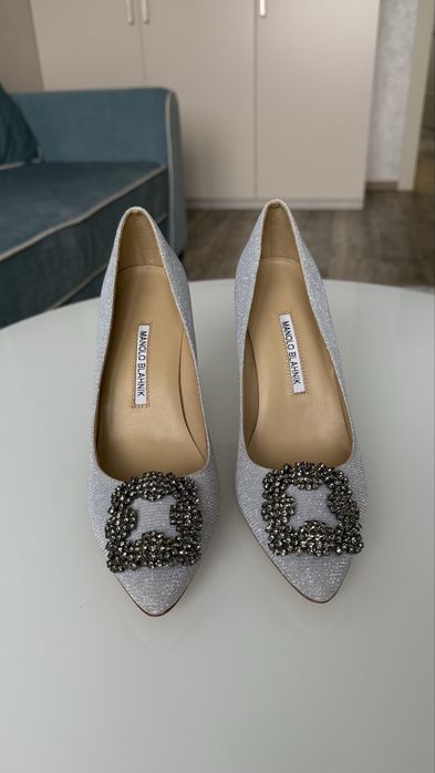 Manolo Blahnik нові