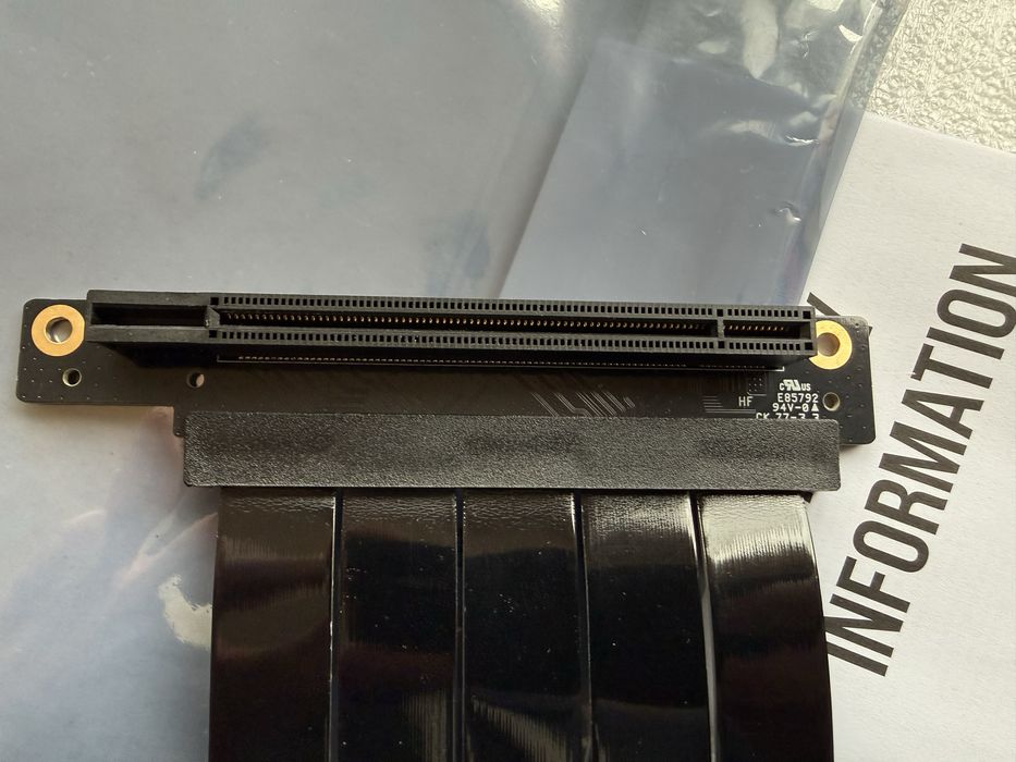 Райзер Corsair Premium PCIe 4.0 x16 Riser Cable, 300 мм