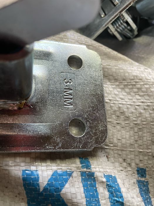 Чироз по 60 грн зажим пружинний