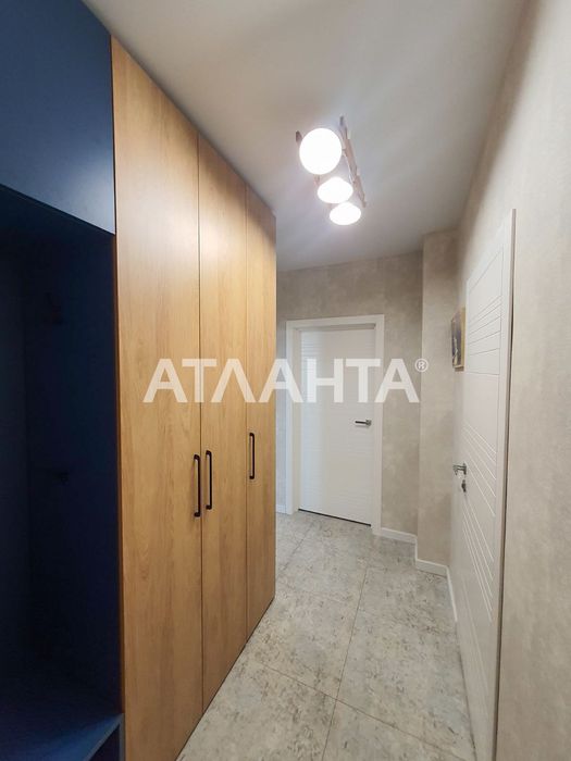 Квартира з ремонтом в новому зданому будинку Sky city компанії Будова