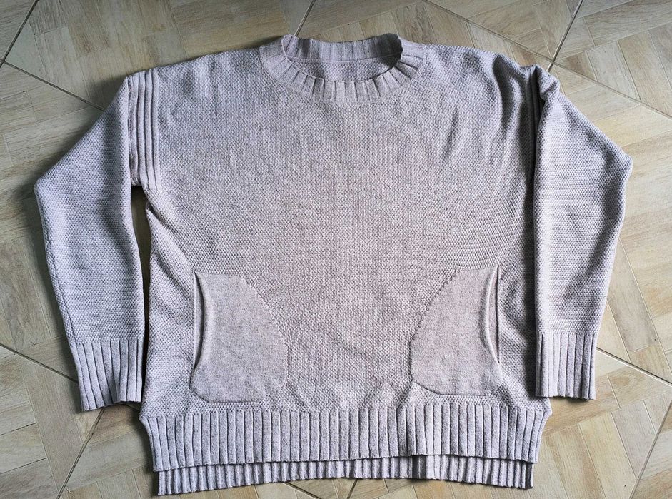 Swetr z kieszeniami  r.m