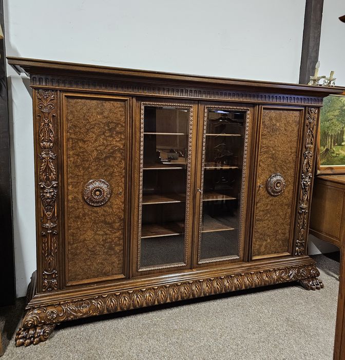 Biblioteka na lwim pazurze