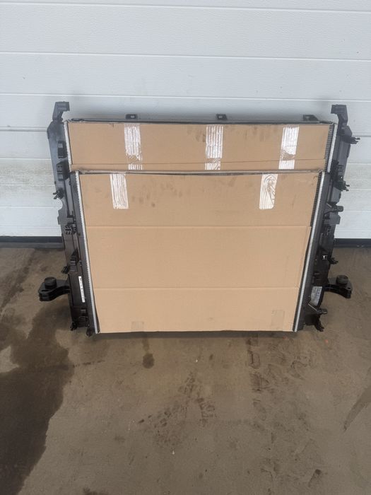 Chłodnice kpl Renault Master V po 24r woda obudowa wentylatorow 2.0 D