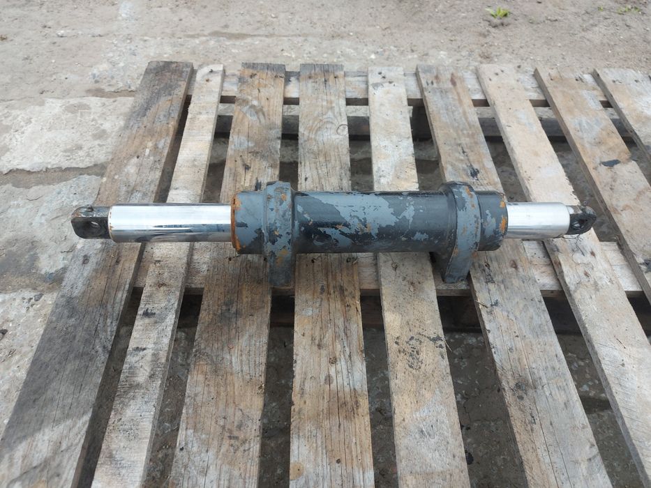 Siłownik dwustronny jednostronny skrętu kół ładowarka koparka ciągnik