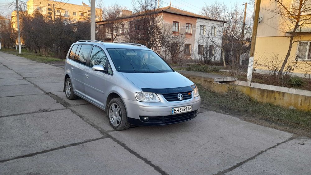 Продам Фольксваген Туран.