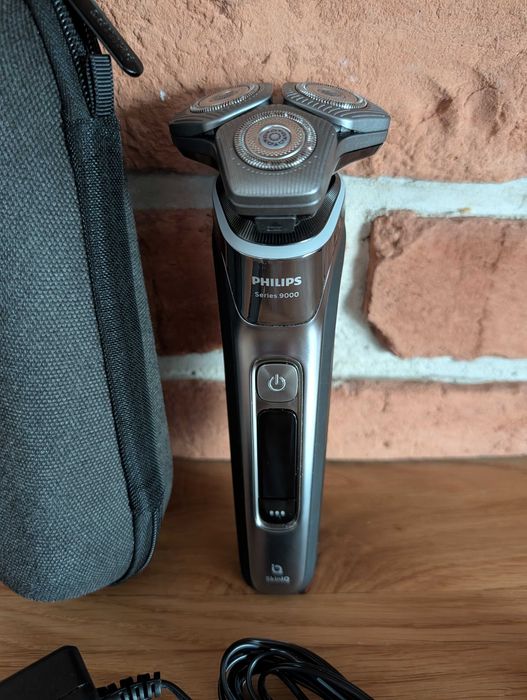 Philips Inteligentna Golarka Series 9000 (Model S9987) Etui + Ładowarka