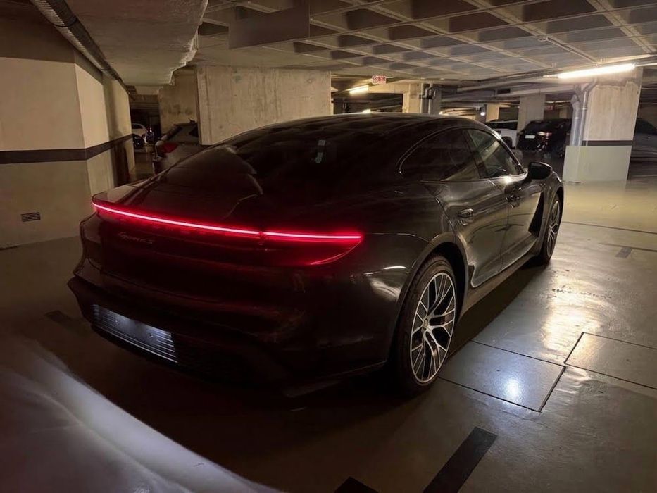 Porsche Taycan 4S