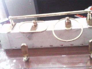 toalheiro  e acessórios  de casa de banho