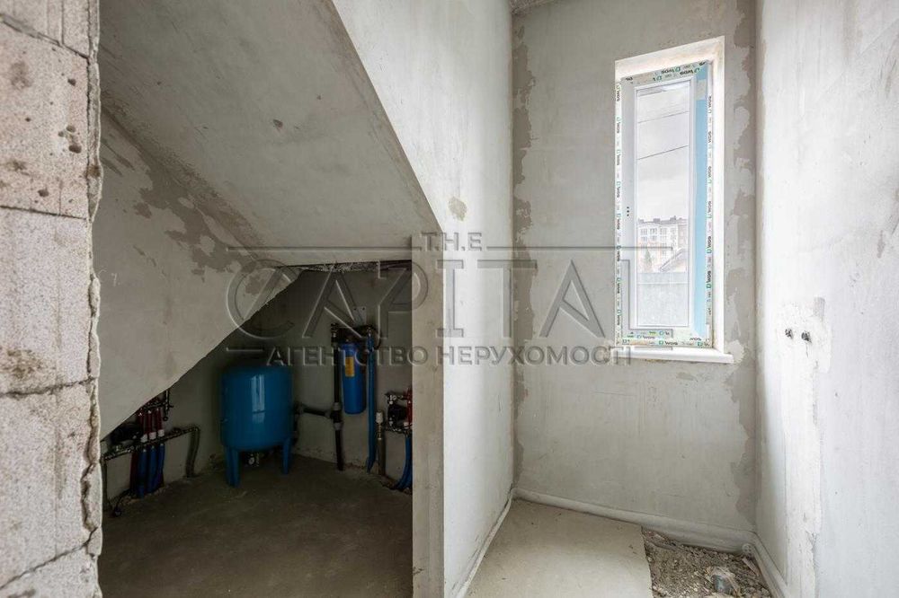 Продаж будинку 150м2  із власною земльно ділянкою 5 соток в с. Крюківщина