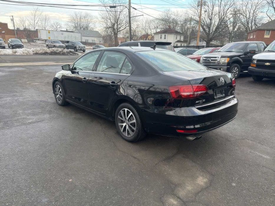 Volkswagen Jetta Sport      2016