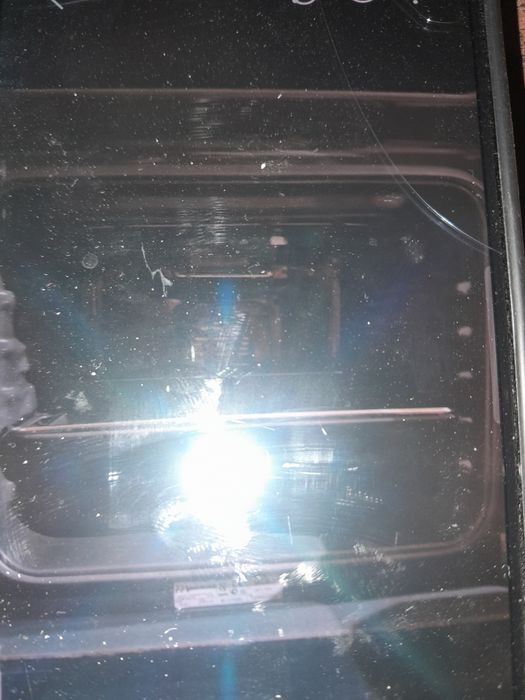 Piekarnik  pod zabudowę 220v