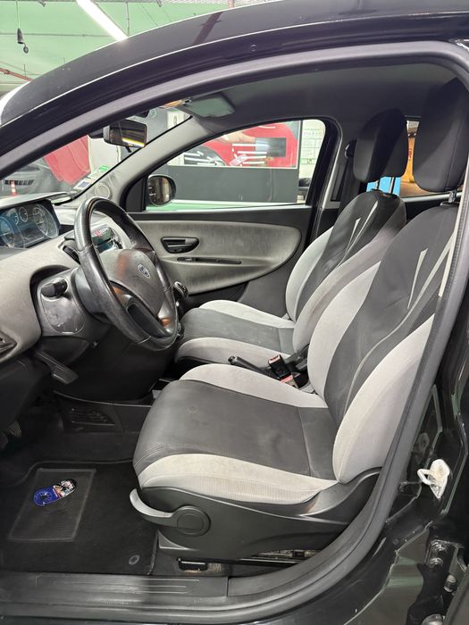 Lancia ypsilon 1.2 gasolina de 2014 com 130.000km nacional finaciament