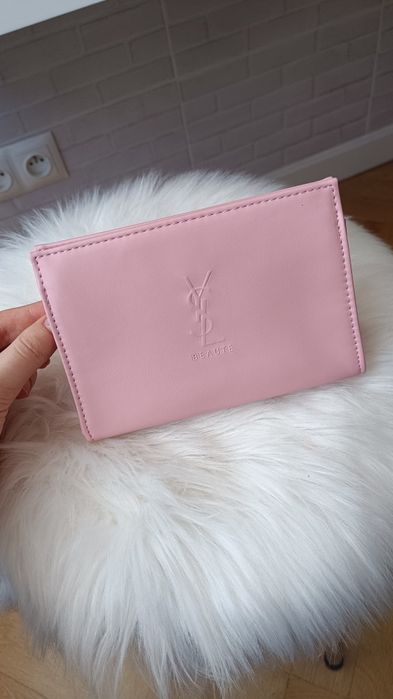 Różowa kosmetyczka Yves Saint Laurent, YSL