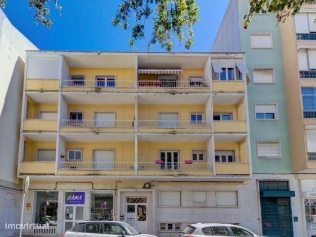 Apartamento T2 em Alvalade – Investimento com Potencial de Valorização — Alvalade, Lisboa