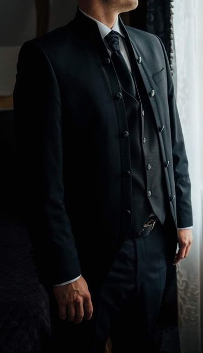 Garnitur ślubny, czarny typu mundur