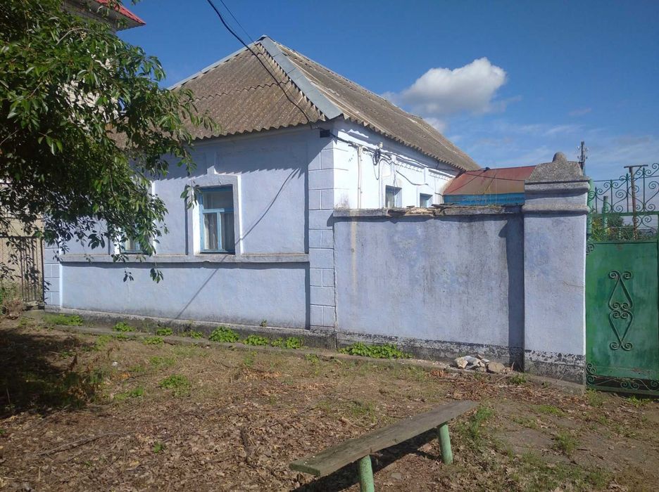 Продам будинок у центрі Матвіївки