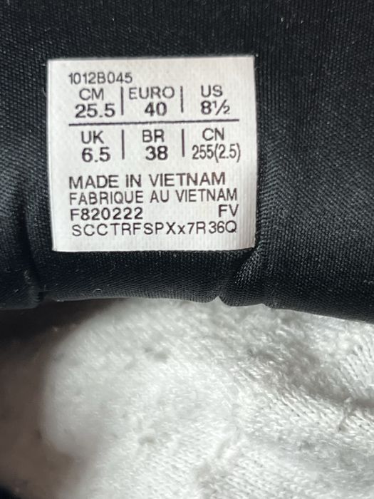 Спортивні ASICS GT-2000 10W • Розмір 40 ( 25,5 см )