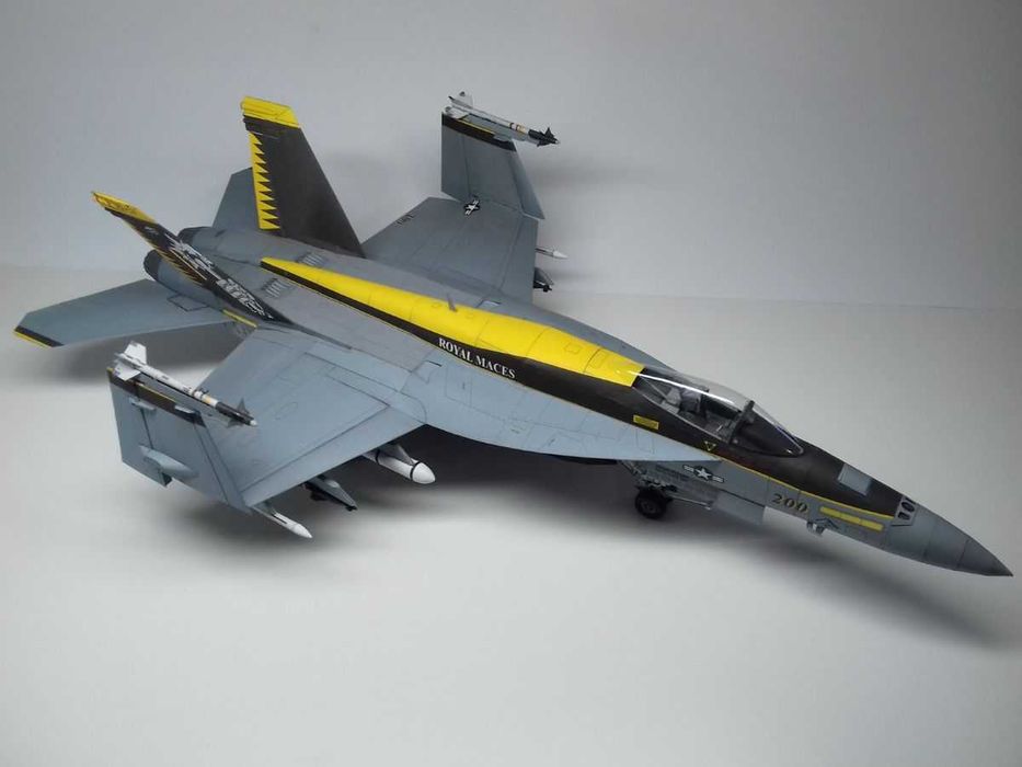 F-18E Super Hornet Model kartonowy Papermodel 1:33 Angraf