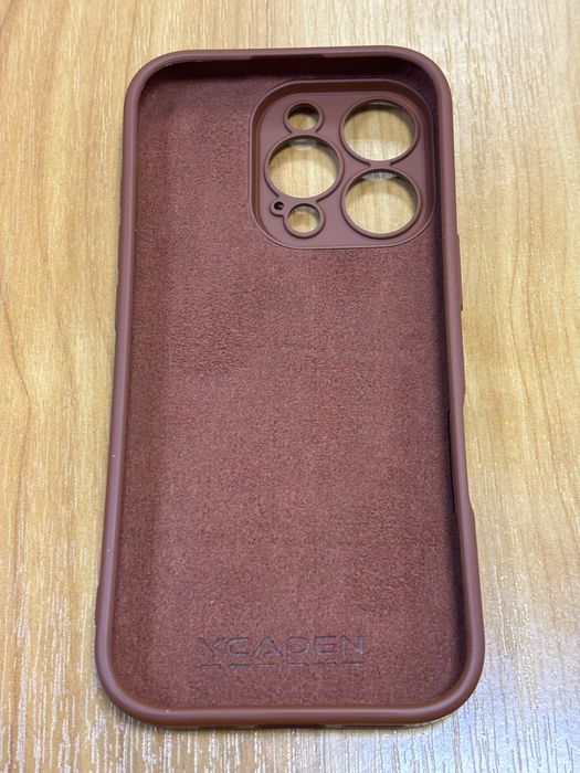 Чохол коричневий на iphone 16 pro