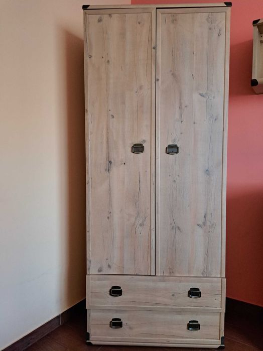 Modna Szafa w bardzo dobrym stanie