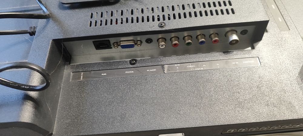 Продам телевизор со смартом Akai 32