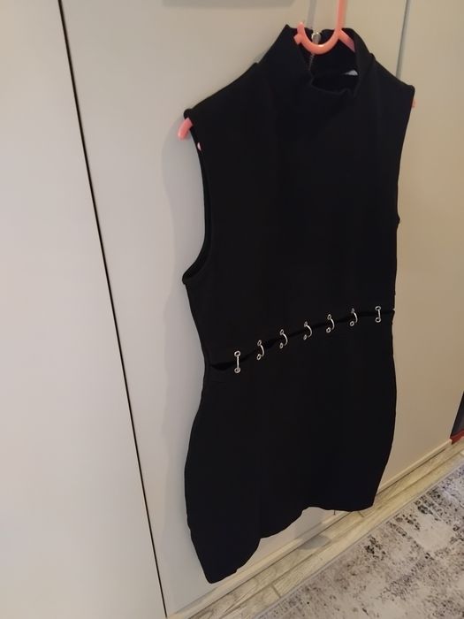 Czarna sukienka elegancka