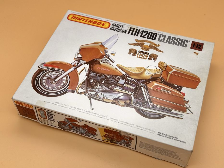Model Motocykla MatchBox Harley-Davidson FLH 1200 Classic Skala 1:12