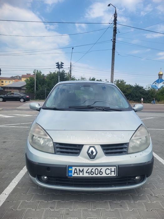 Renault Scenik      .
