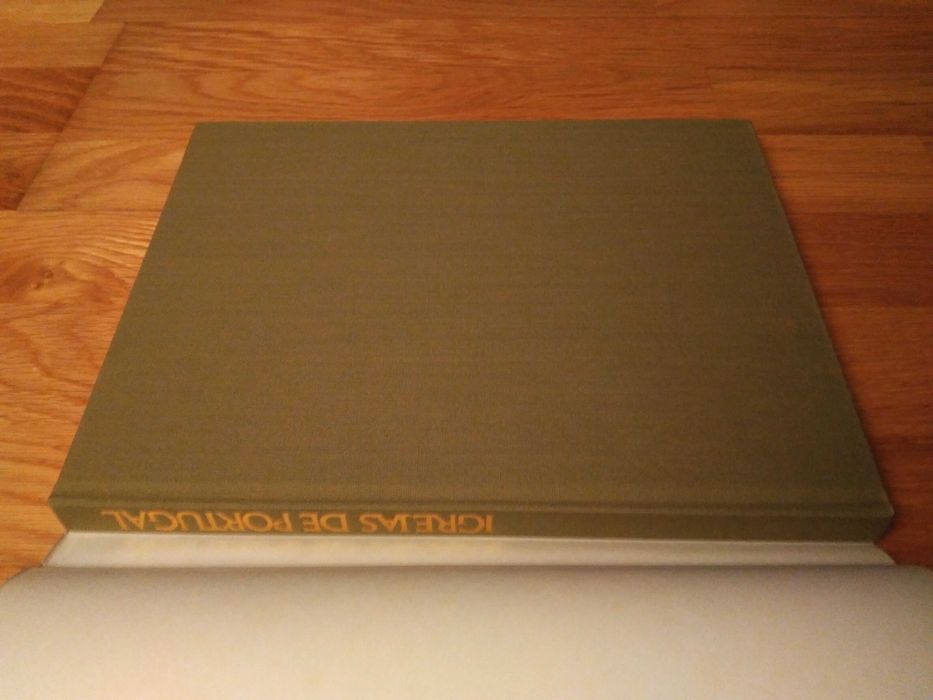 Carlos de Azevedo - Igrejas de Portugal