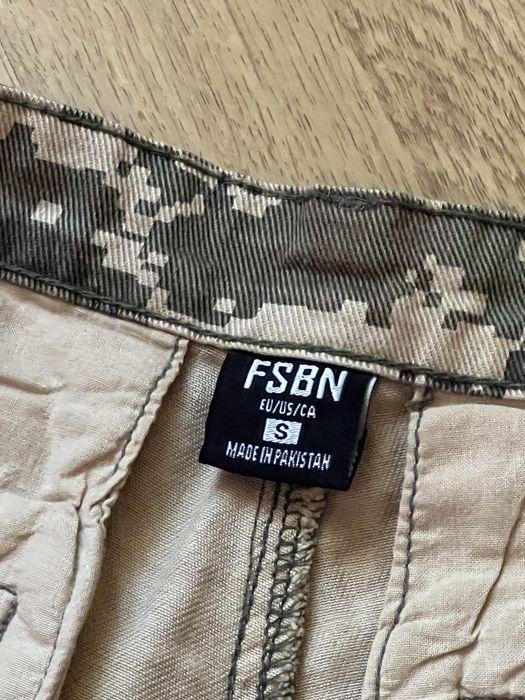 Camo shorts пиксель