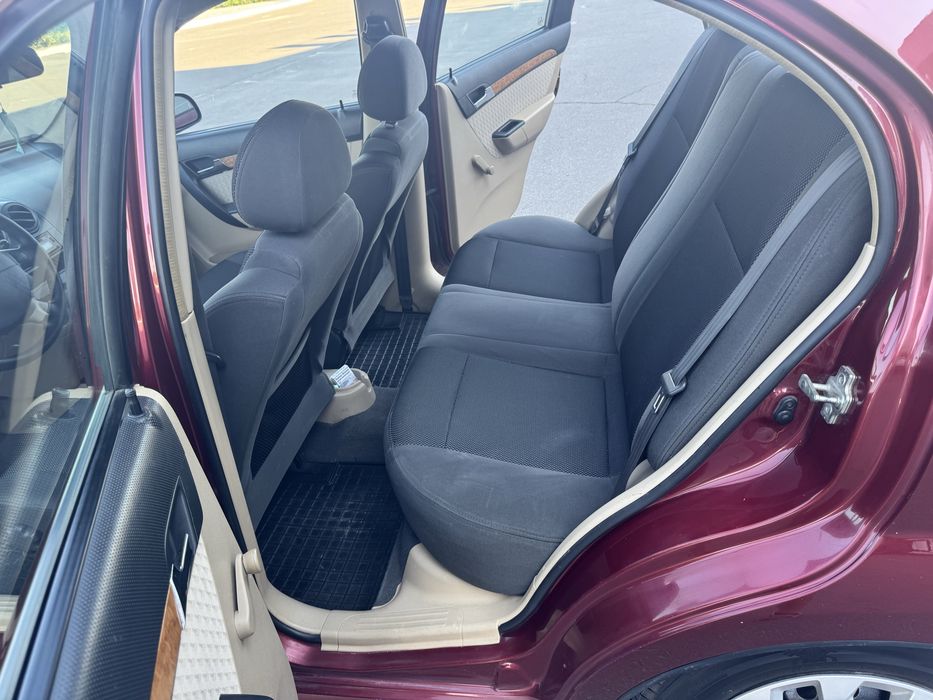 Продам Chevrolet Aveo LT