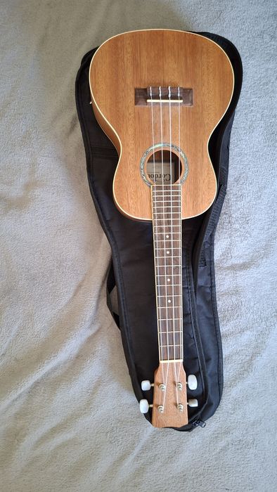 Ukulele de Concerto Cordoba 15CM