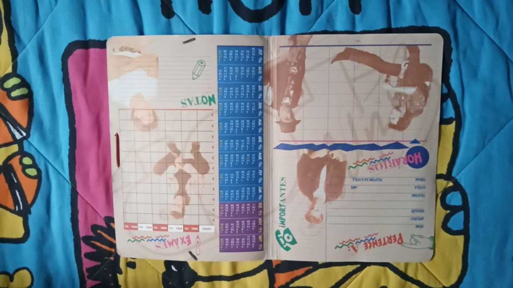 Capa Escolar Super Pop c/David Charvet + oferta poster Brad Pitt