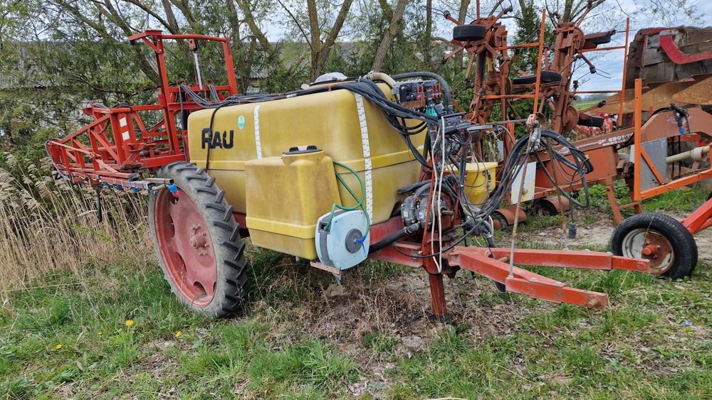 Opryskiwacz RAU 2300l lance hydrauliczne 18m 20m