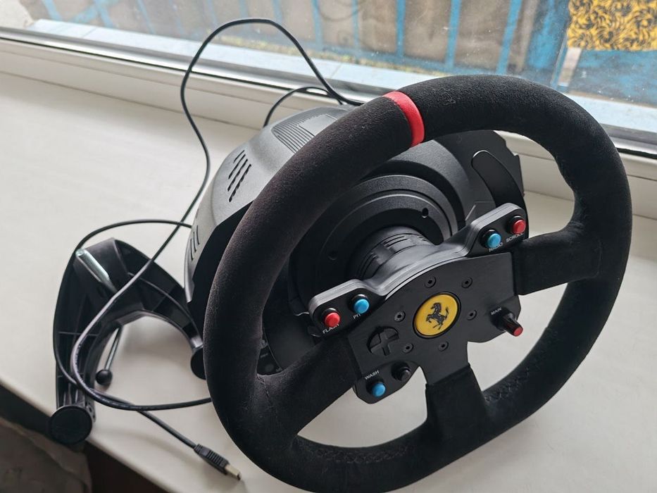 Руль + педали Thrustmaster T300 Ferrari Integral Alcantara® Edition – open box