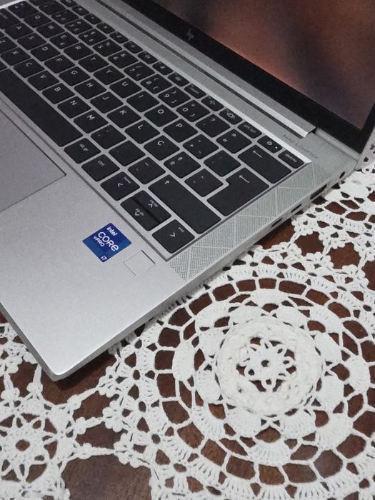 Hp Elitebook 830 G8 - I7 1185g7, 32Gb Ram, Nvme 256gb, 13.3" Fhd