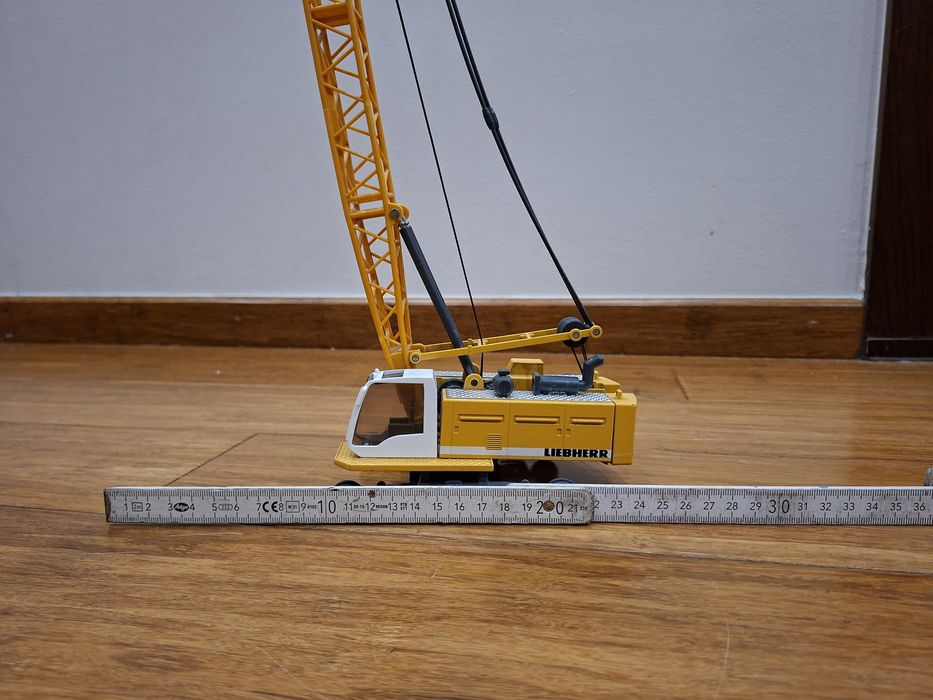 Model Siku 3536 Liebherr koparka linowa