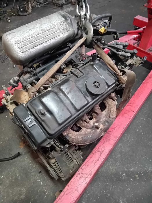 Peugeot 106 rallye 1.3 para restauro