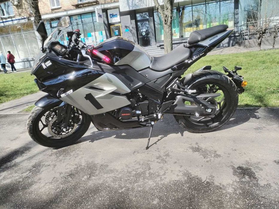 Мотоцикл ML 300 CBR