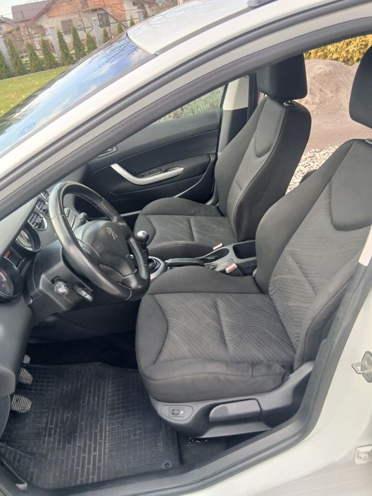 Пежо 308 sw 2011 року