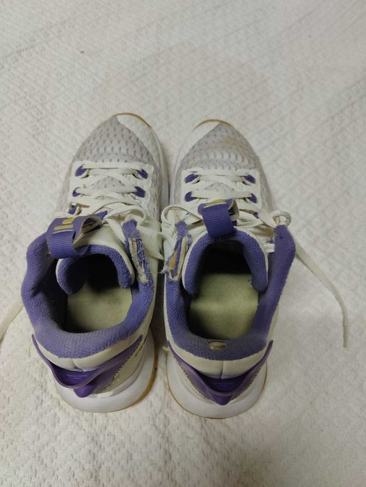 Sapatilhas Nike tam. 42.5 em muito bom estado.