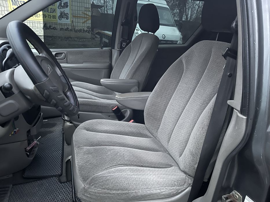 Крайслер Ram van автомат додж вояжер