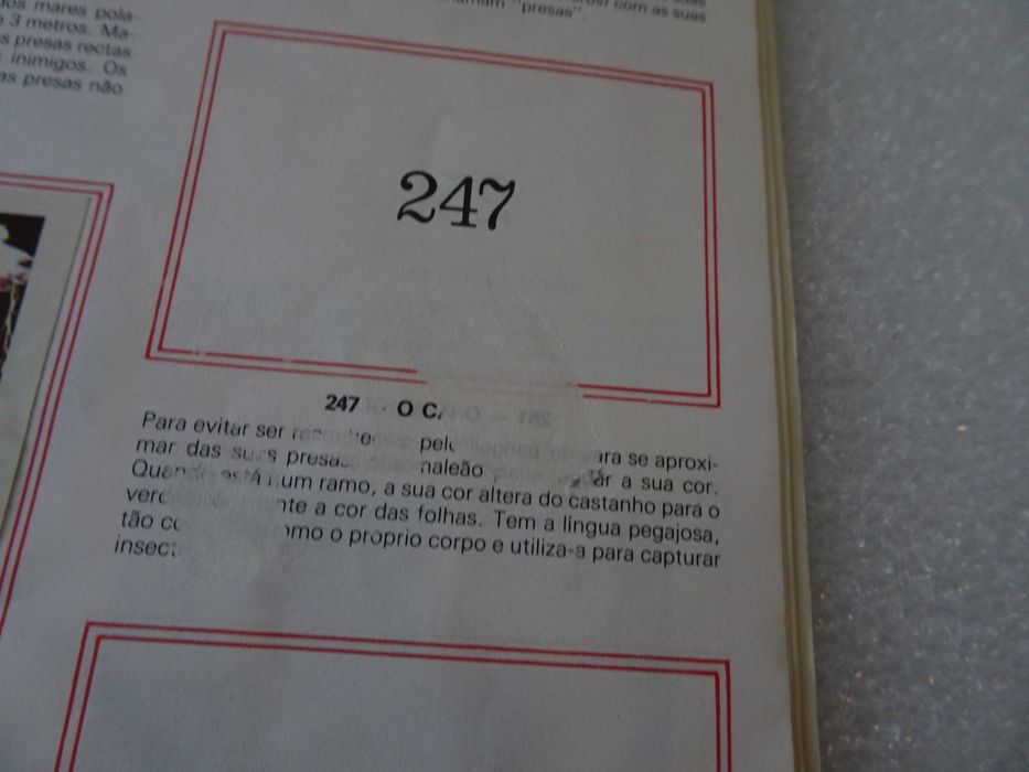 Caderneta de cromos O Mundo Prodigioso dos Animais (tem 45 cromos)