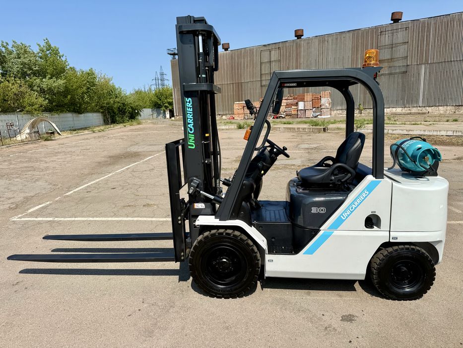 Навантажувач вилковий Unicarriers FGE30T-2020 рік , кара, погрузчик