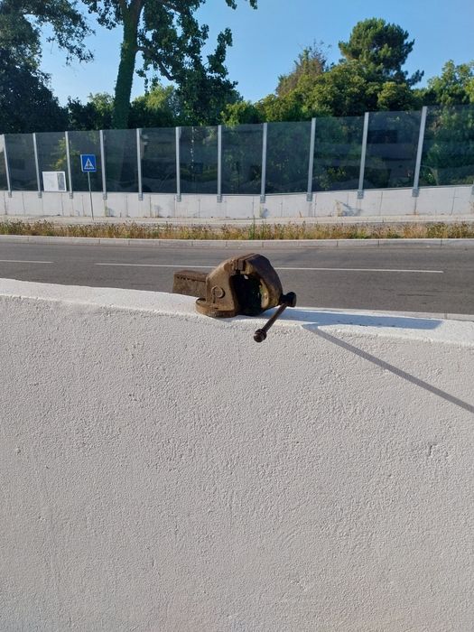 Torno de bancada marca Oliva