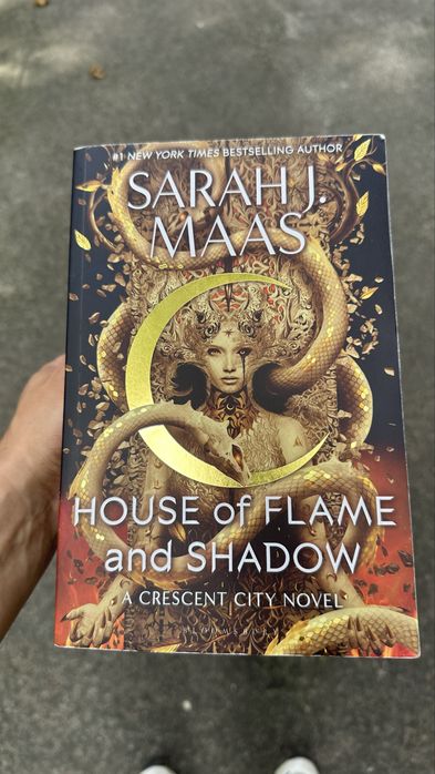 Книга House of Flame and Shadow - Sarah J. Maas