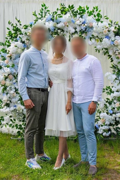 Святкова біла сукня міді